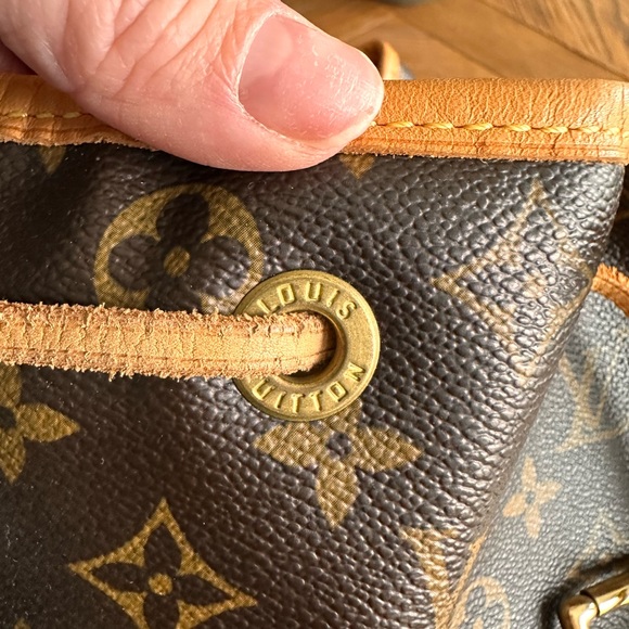 Louis Vuitton Montsouris GM in great condition! - Picture 10 of 14